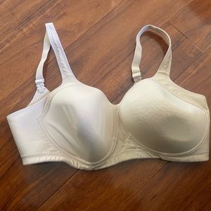 Vanity Fair Bra 42D